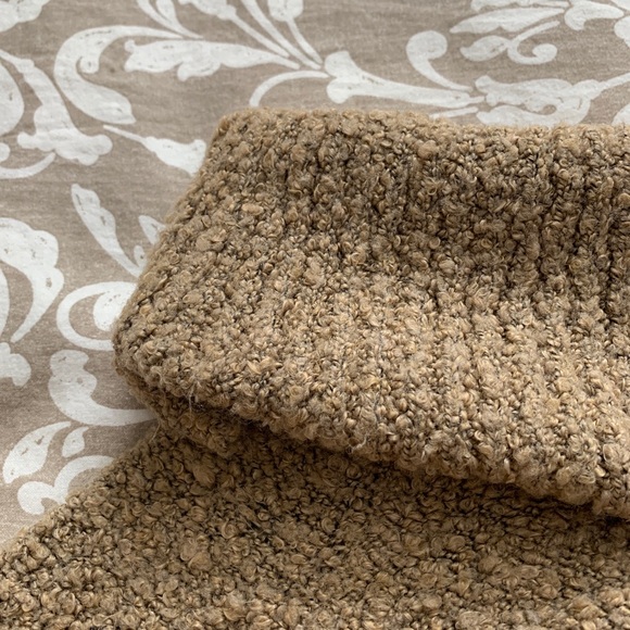 Turtle Neck - Picture 3 of 3